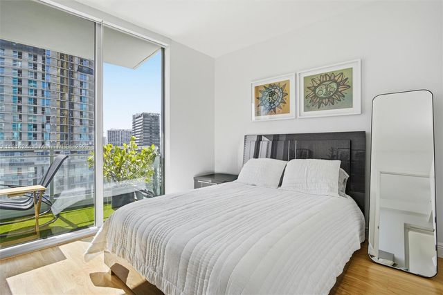 92 SW 3rd St 1604, Miami, FL 33130