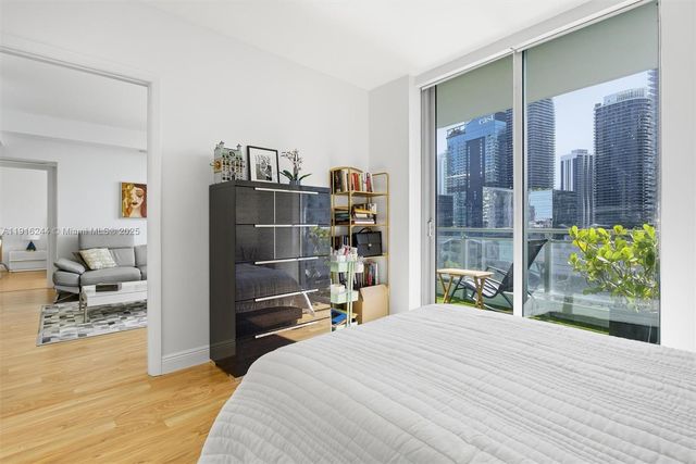 92 SW 3rd St 1604, Miami, FL 33130