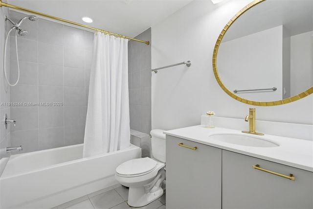 92 SW 3rd St 1604, Miami, FL 33130