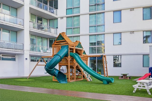 92 SW 3rd St 1604, Miami, FL 33130