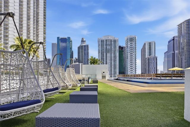 92 SW 3rd St 1604, Miami, FL 33130