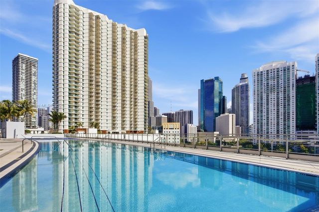 92 SW 3rd St 1604, Miami, FL 33130