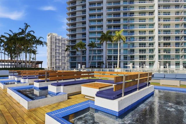 92 SW 3rd St 1604, Miami, FL 33130