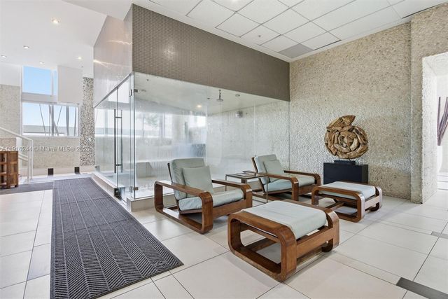 92 SW 3rd St 1604, Miami, FL 33130