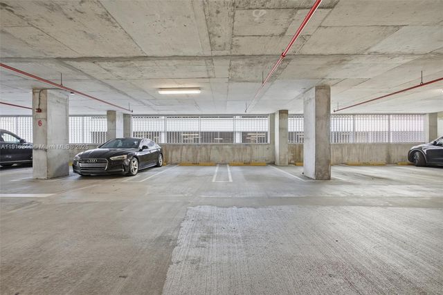 92 SW 3rd St 1604, Miami, FL 33130