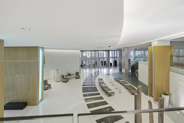 92 SW 3rd St 1604, Miami, FL 33130