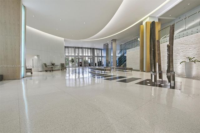 92 SW 3rd St 1604, Miami, FL 33130