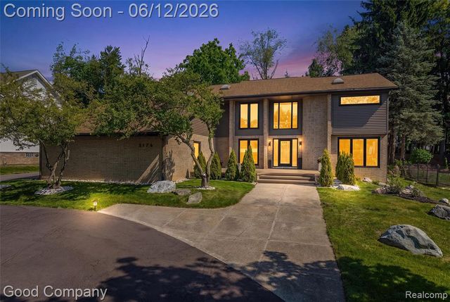 3176 Chambord Drive, West Bloomfield, MI 48323