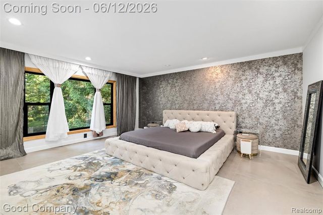 3176 Chambord Drive, West Bloomfield, MI 48323