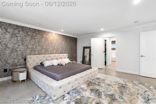 3176 Chambord Drive, West Bloomfield, MI 48323