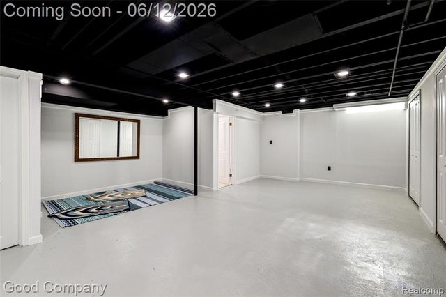 3176 Chambord Drive, West Bloomfield, MI 48323