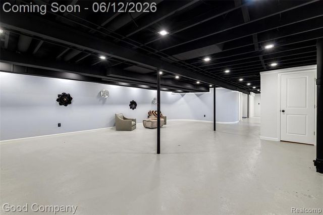 3176 Chambord Drive, West Bloomfield, MI 48323
