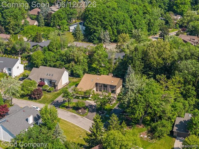 3176 Chambord Drive, West Bloomfield, MI 48323