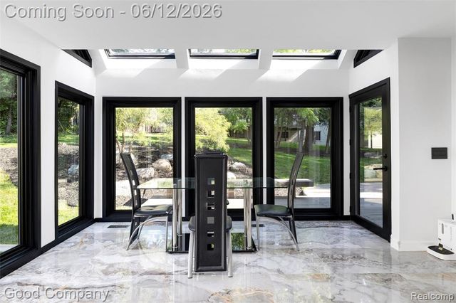 3176 Chambord Drive, West Bloomfield, MI 48323