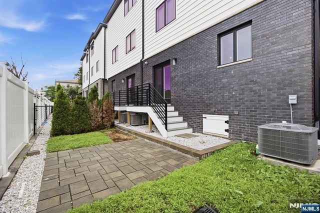 313 8th Street 1, Fairview, NJ 07022