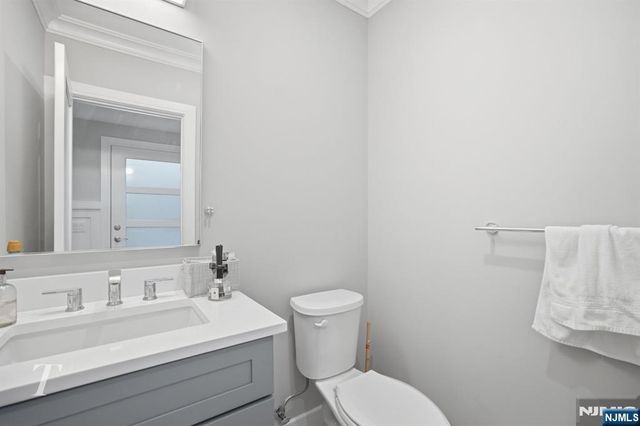 313 8th Street 1, Fairview, NJ 07022