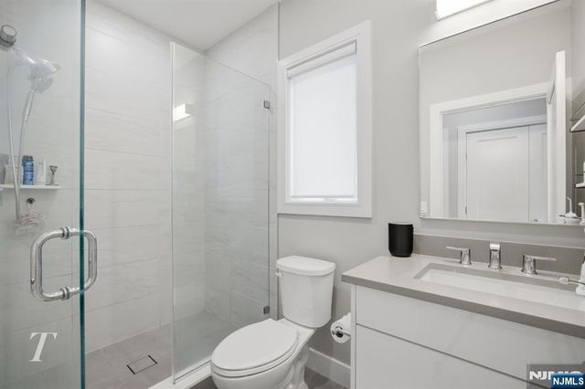313 8th Street 1, Fairview, NJ 07022