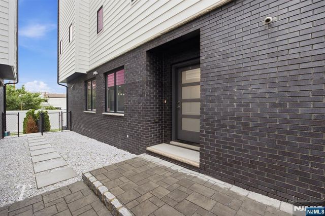 313 8th Street 1, Fairview, NJ 07022