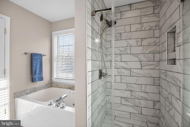 11841 KNOLLCREST LN, La Plata, MD 20646