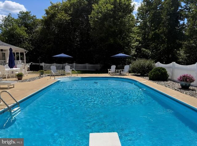 11841 KNOLLCREST LN, La Plata, MD 20646