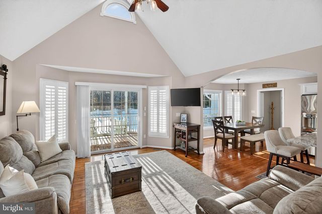 11841 KNOLLCREST LN, La Plata, MD 20646