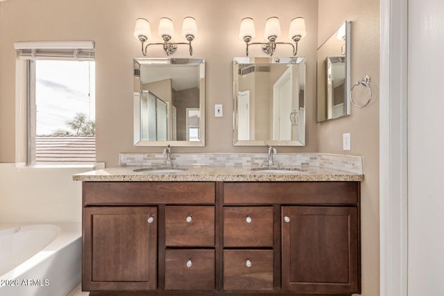 4631 E LONE CACTUS Drive, Phoenix, AZ 85050