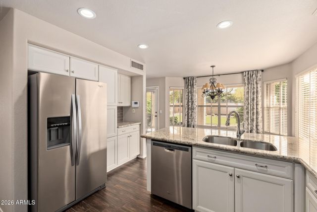 4631 E LONE CACTUS Drive, Phoenix, AZ 85050