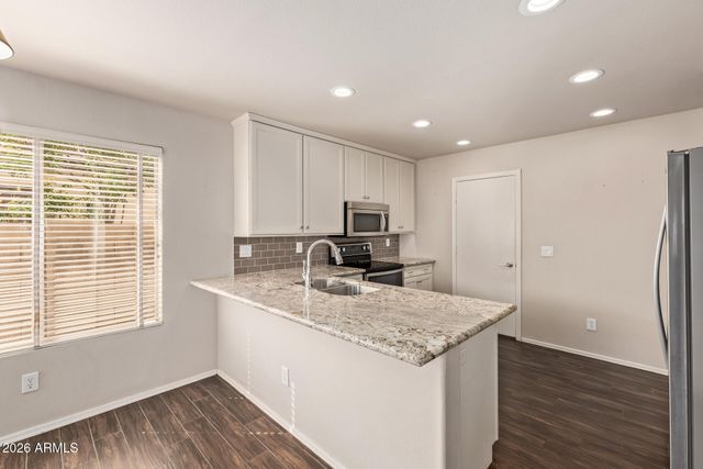 4631 E LONE CACTUS Drive, Phoenix, AZ 85050