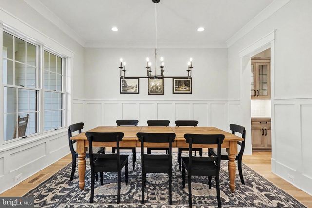 2516 RAMBLING RD, Vienna, VA 22181