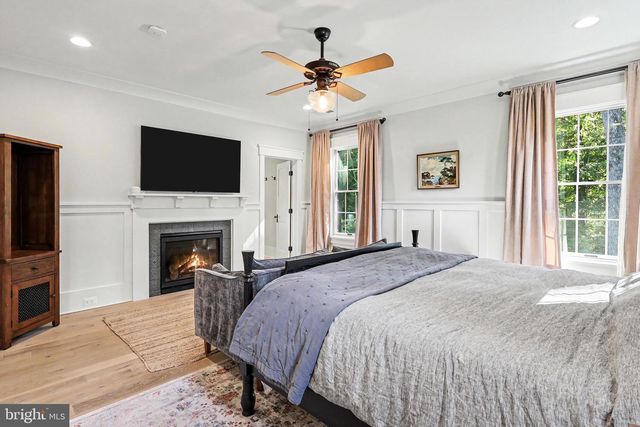 2516 RAMBLING RD, Vienna, VA 22181