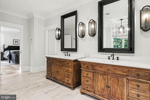 2516 RAMBLING RD, Vienna, VA 22181