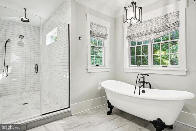 2516 RAMBLING RD, Vienna, VA 22181