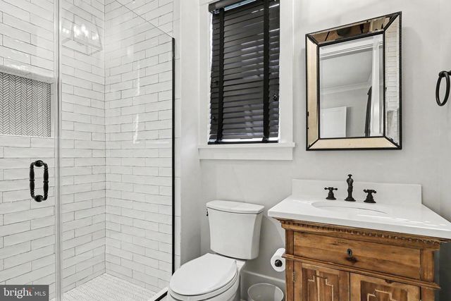 2516 RAMBLING RD, Vienna, VA 22181