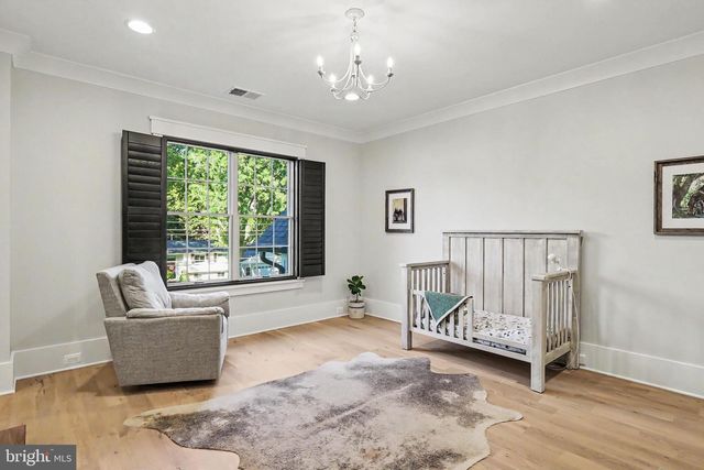2516 RAMBLING RD, Vienna, VA 22181