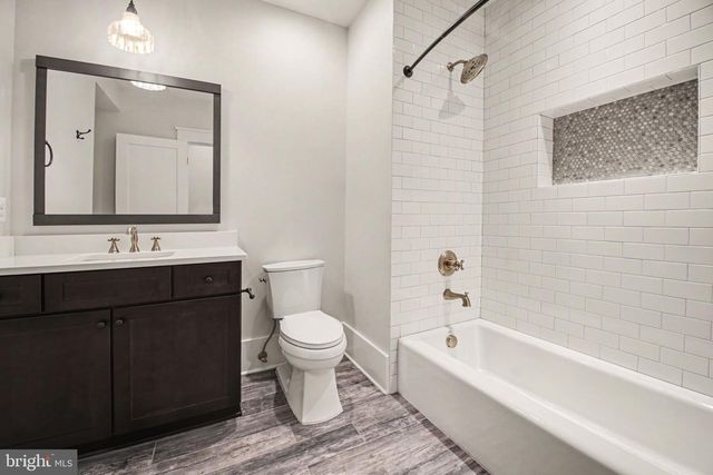 2516 RAMBLING RD, Vienna, VA 22181