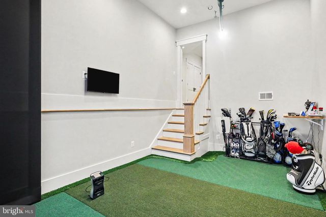 2516 RAMBLING RD, Vienna, VA 22181