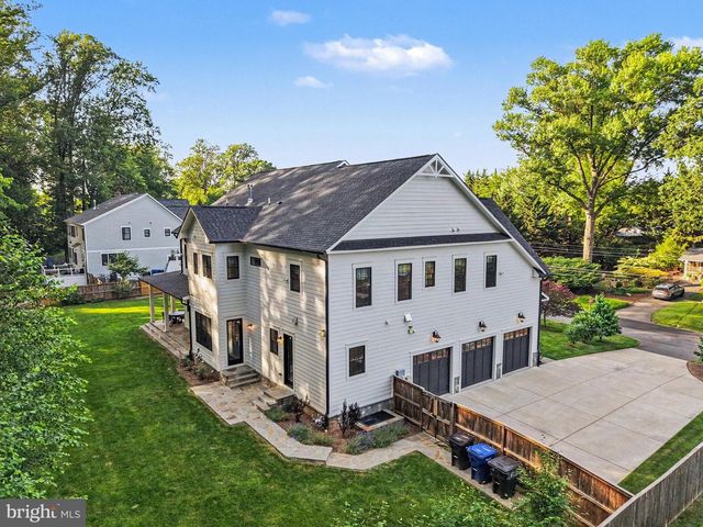 2516 RAMBLING RD, Vienna, VA 22181