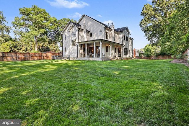 2516 RAMBLING RD, Vienna, VA 22181