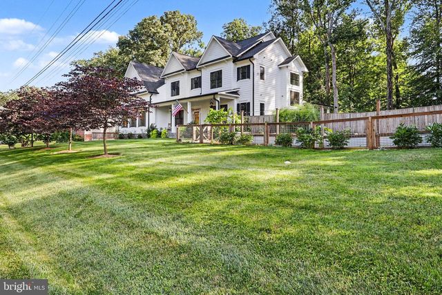 2516 RAMBLING RD, Vienna, VA 22181