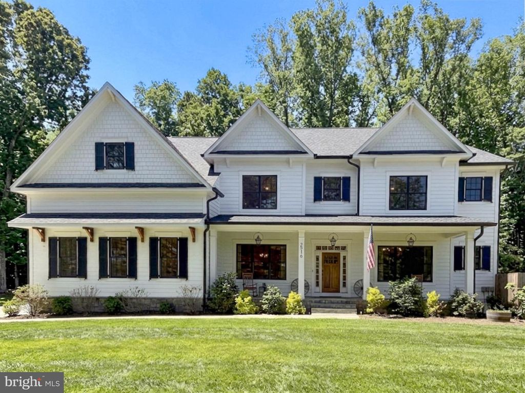 2516 RAMBLING RD, Vienna, VA 22181