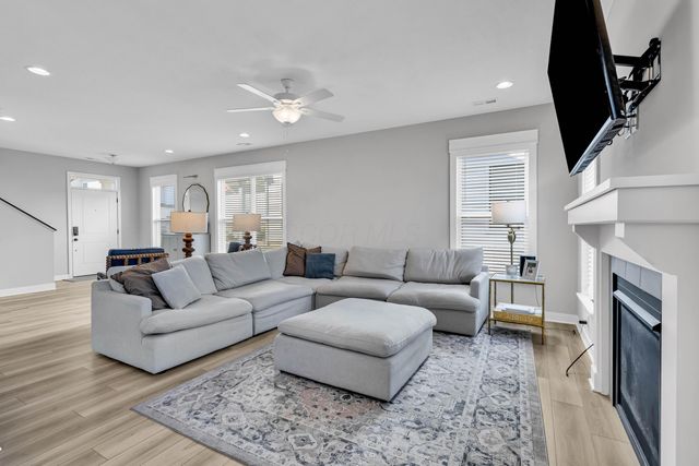 6412 Angelica Way, Westerville, OH 43081