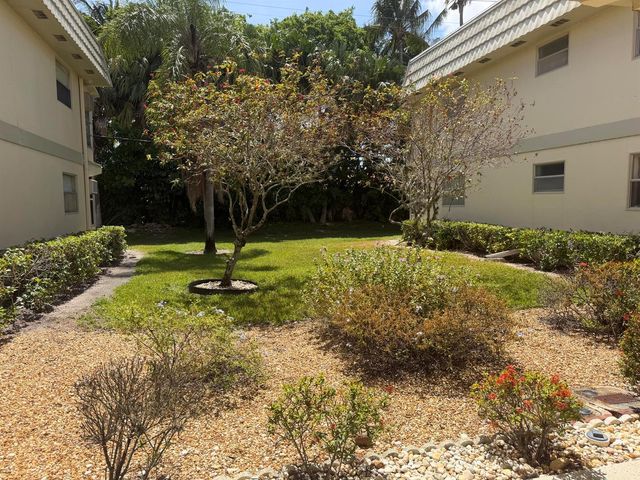 679 Saxony Way, Delray Beach, FL 33446