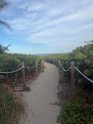 679 Saxony Way, Delray Beach, FL 33446