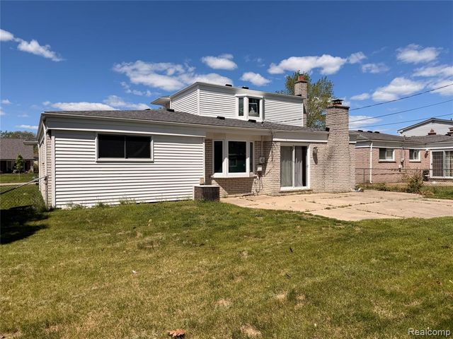 12224 El Camino El Camino Drive, Sterling Heights, MI 48312