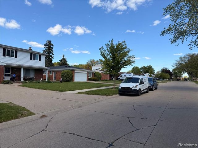 12224 El Camino El Camino Drive, Sterling Heights, MI 48312