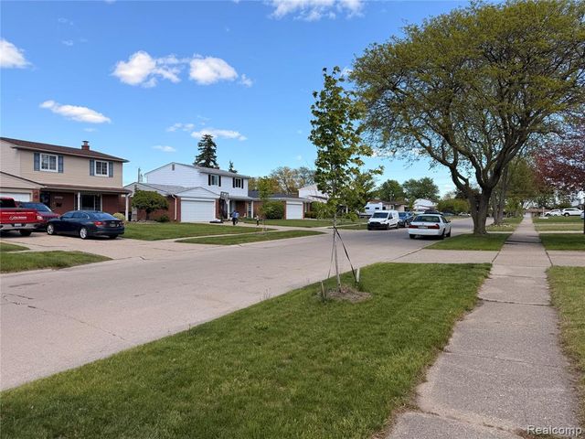12224 El Camino El Camino Drive, Sterling Heights, MI 48312