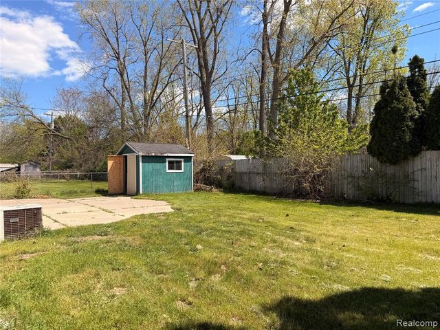 12224 El Camino El Camino Drive, Sterling Heights, MI 48312