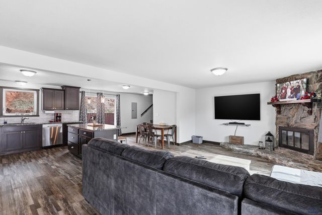 4950 WHISPERING PINES DR, Rapid City, SD 57702