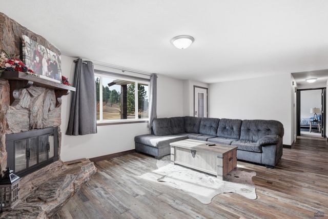 4950 WHISPERING PINES DR, Rapid City, SD 57702