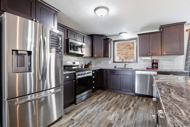 4950 WHISPERING PINES DR, Rapid City, SD 57702